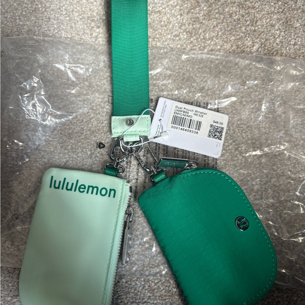 Lululemon Dual Pouch Wristlet in Green and White